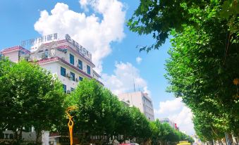 Zhaotong Huiqian Fengxia Hotel