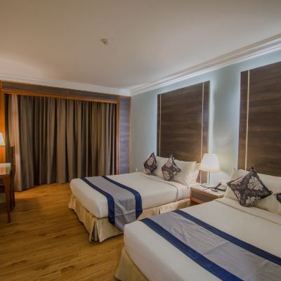 Bilik Deluxe Berempat Kupon Kingwood Hotel Sibu