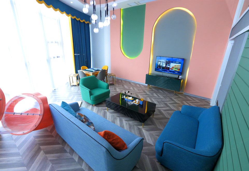 自由夢·Loft粉紅滑梯大套房【洗衣機+小廚房+冰箱】