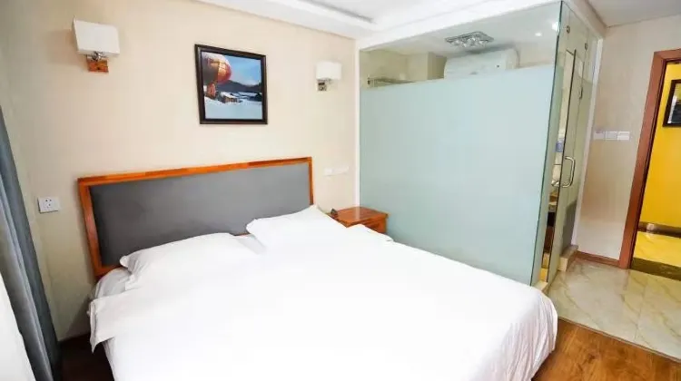 Dongbeiyuan Inn Room