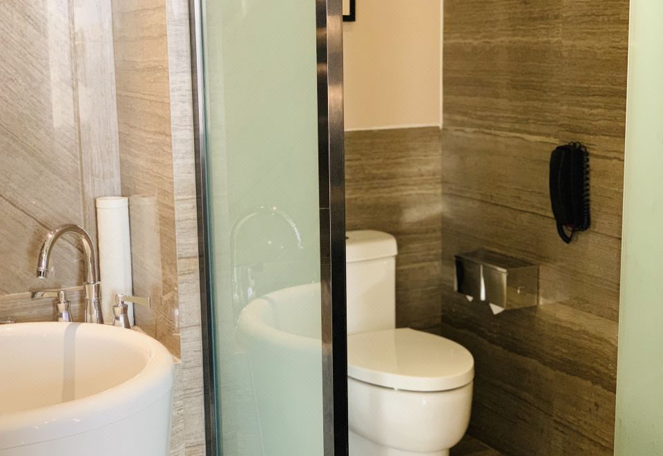 Sheraton Langfang Chaobai River HotelDeluxe Suite