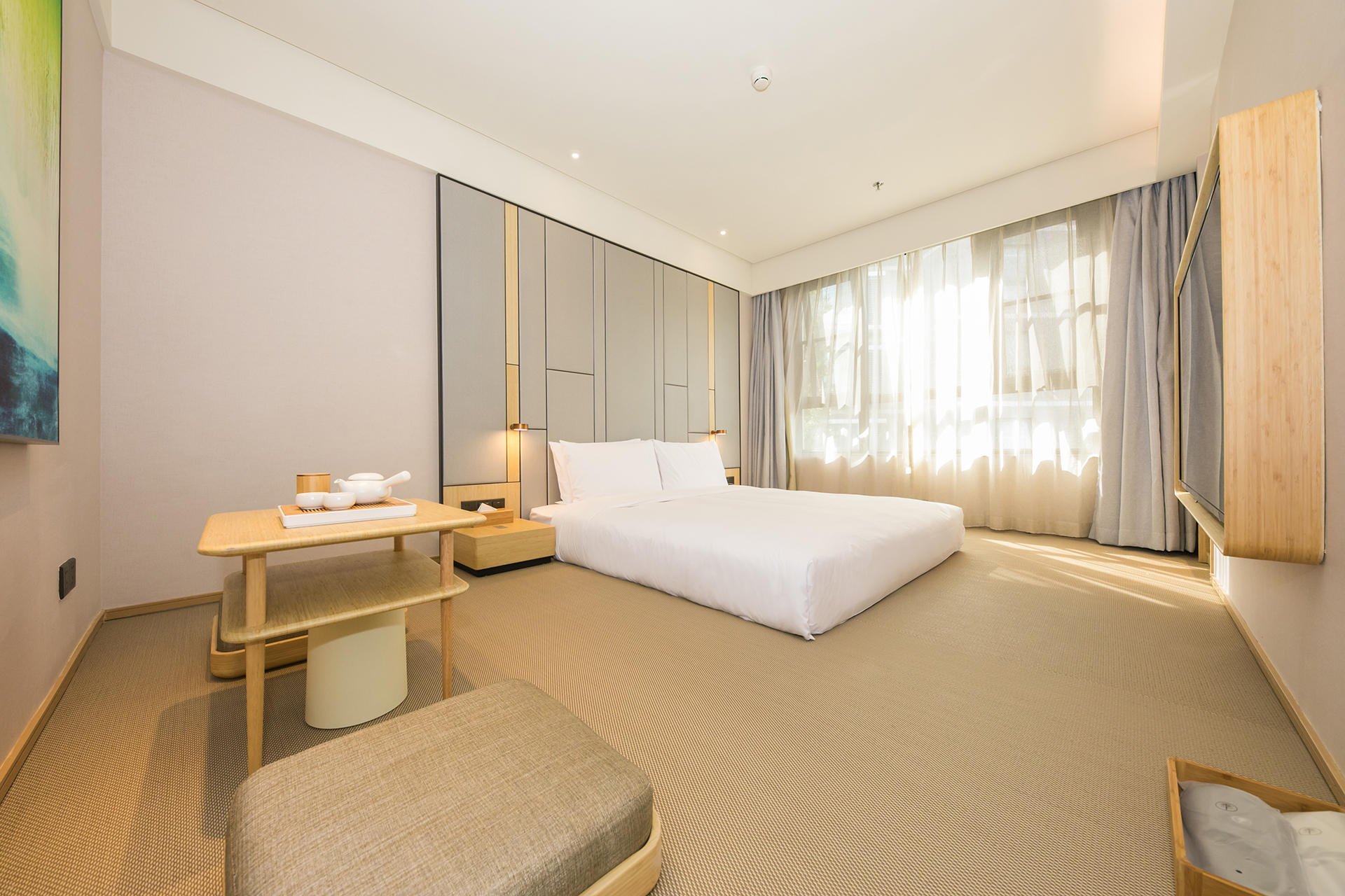 日式大床房（65寸投屏电视+记忆枕）