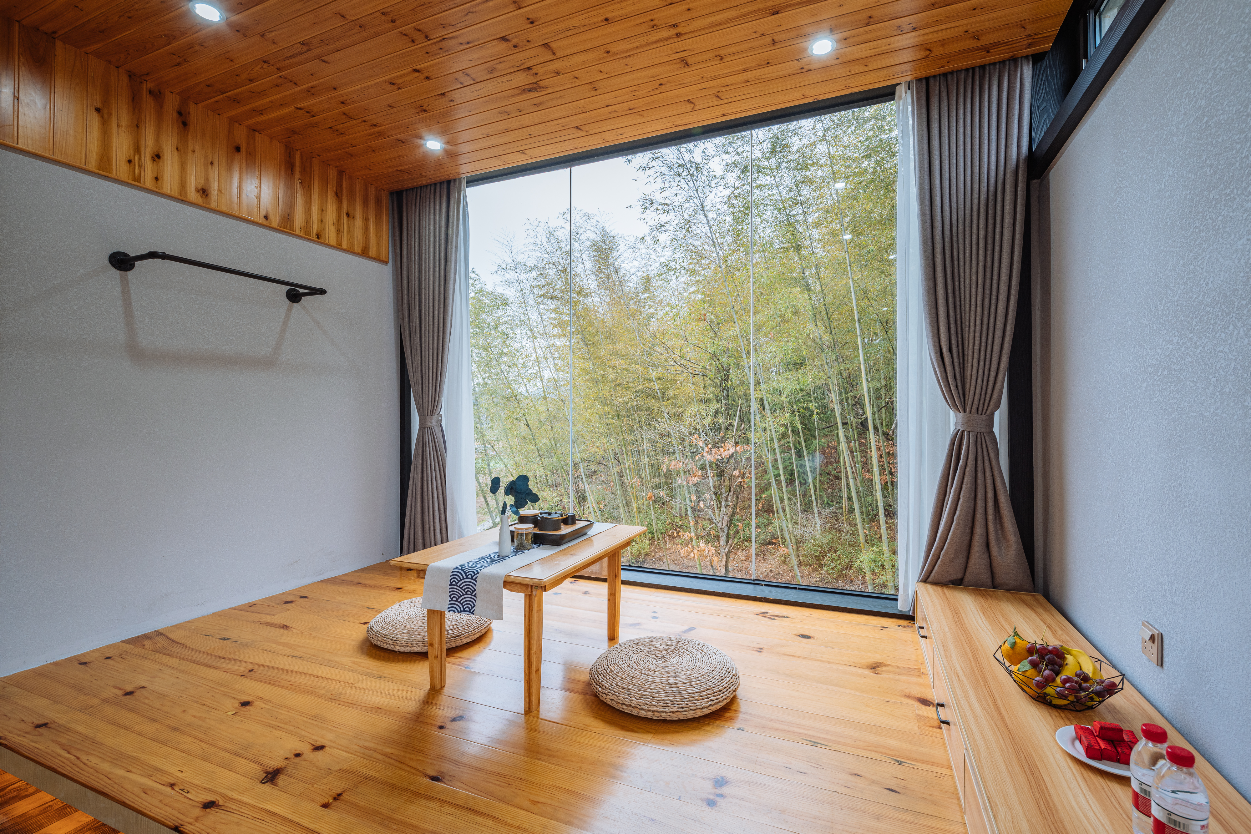 听竹·竹林山景豪华大床房（榻榻米茶台）