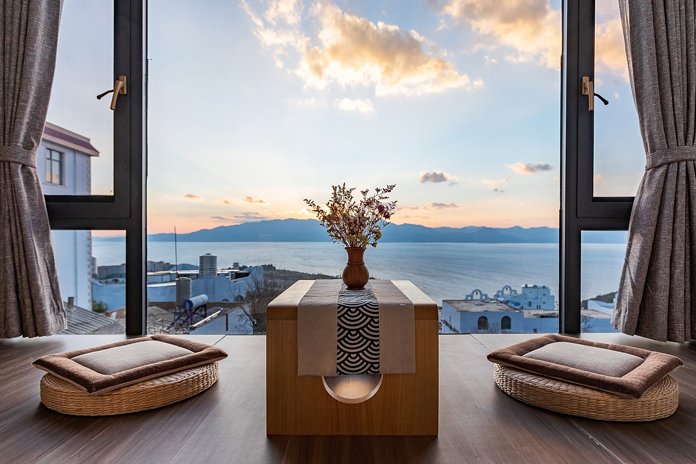 若见·全湖景露台泡池家庭套房