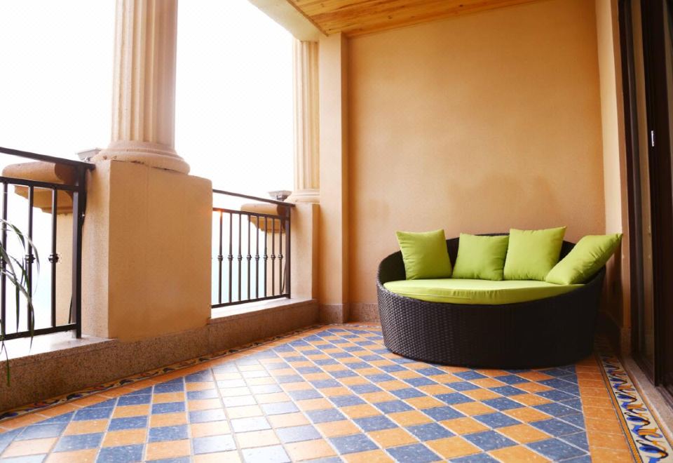 行政豪华大床房（嘉华记忆枕+小冰箱）