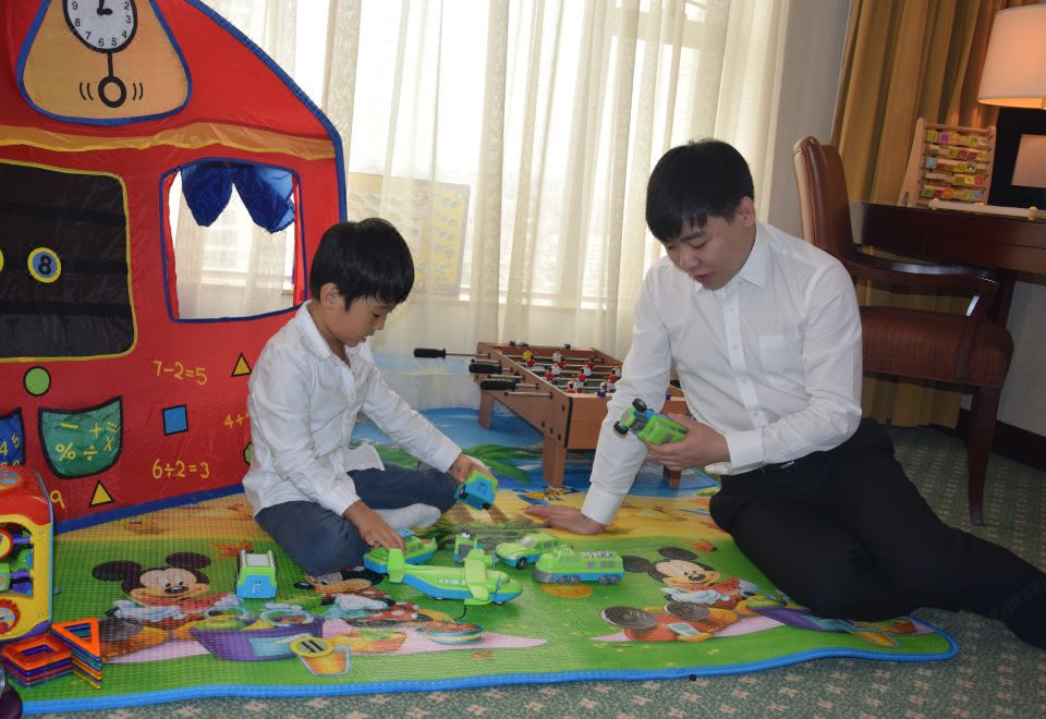 跑來跑去反斗城豪華親子房