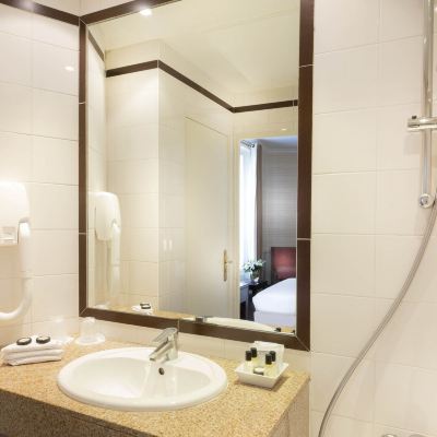 Triple Room Elysées Union Paris Promo Code
