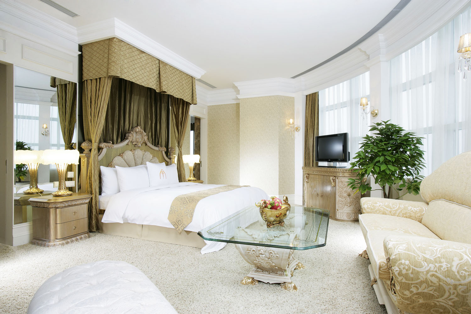 歌德总统套房【360°西湖美景+远眺城隍阁夜景+舒睡床垫+汉斯格雅衞浴】