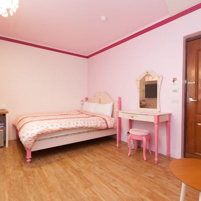 芭比雙人房 宜蘭夜市橙堡渡假旅宿優惠