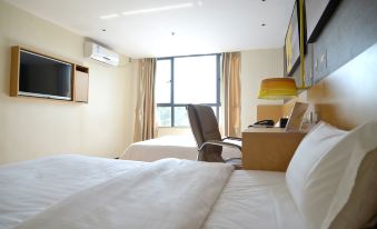 7 Days Inn (Longchuan New City)