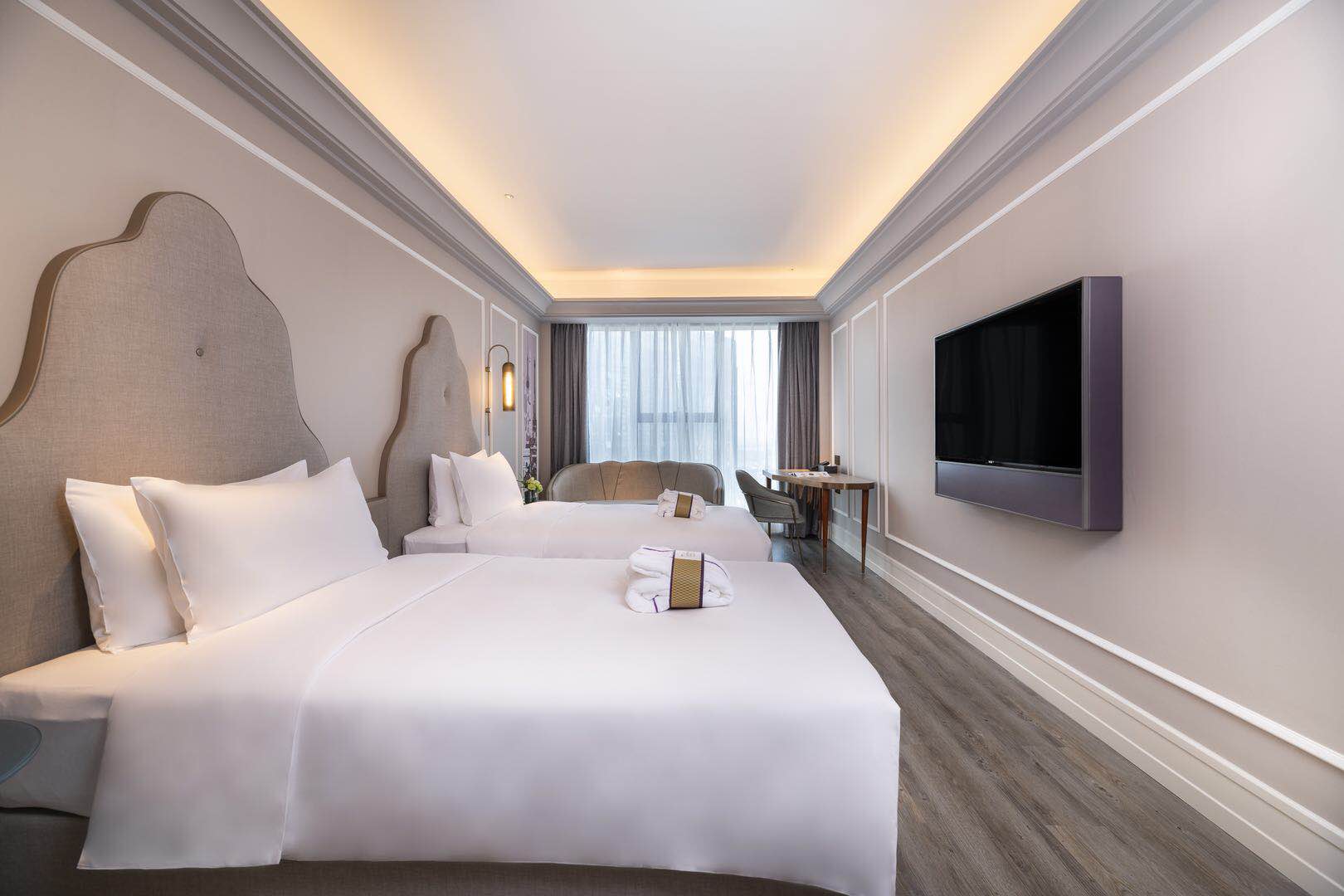 豪华双床房（落地窗+小冰箱+投屏电视）