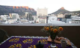 Cape Town Apartment with Balcony