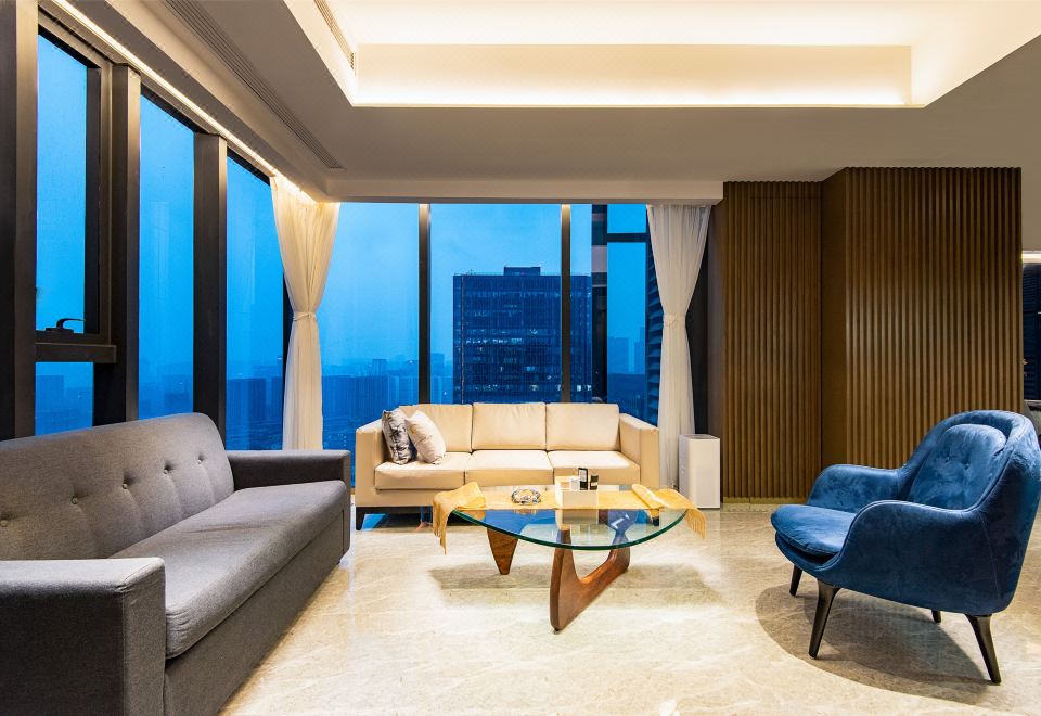 尊享雙臥套房（洗衣機+熨衣設備+咖 啡機）