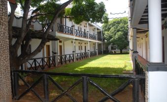 Mangro Hotel Diani Beach - Housity
