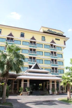 Ruean Phae Royal Park Hotel