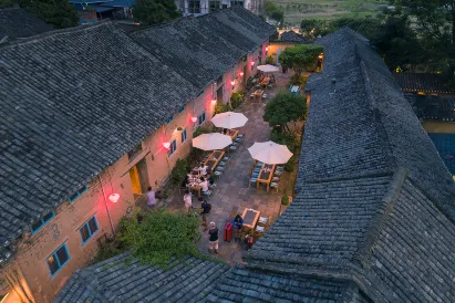 Yangshuo Gegeshu Hotel (Yangshuo Yulonghe Scenic Area)