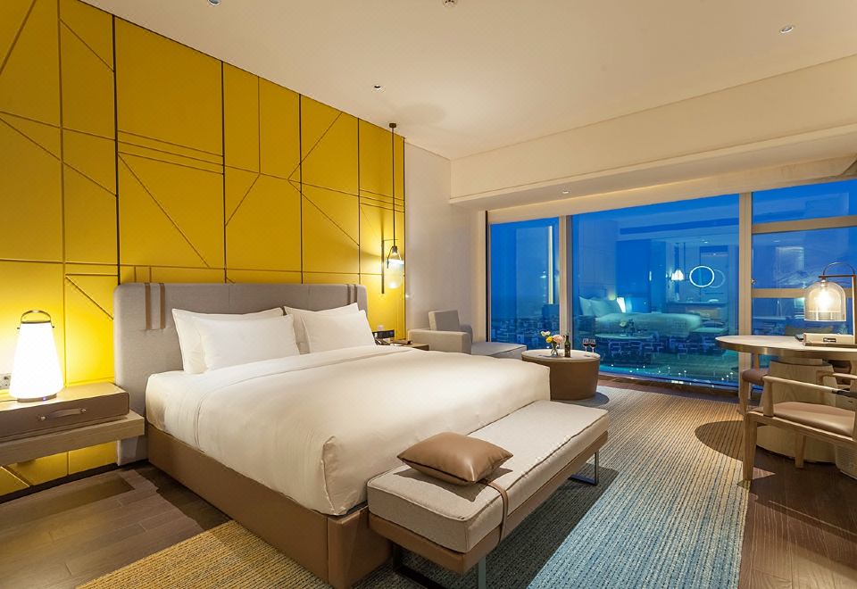 Tianyuan Hotel XiamenDeluxe Sea-View Double Bed Room (180-degree Floor-to-ceiling Window With Sea-view Sunrise)