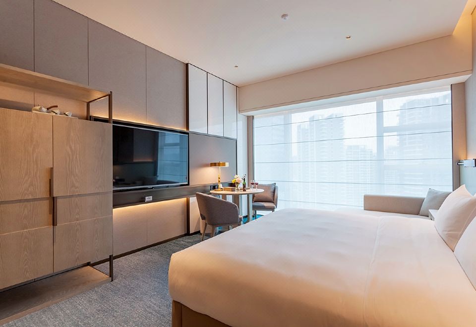 行政城景大床房（观鹭岛城际风光）