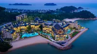 Angsana Zhuhai Phoenix Bay Hotels in 