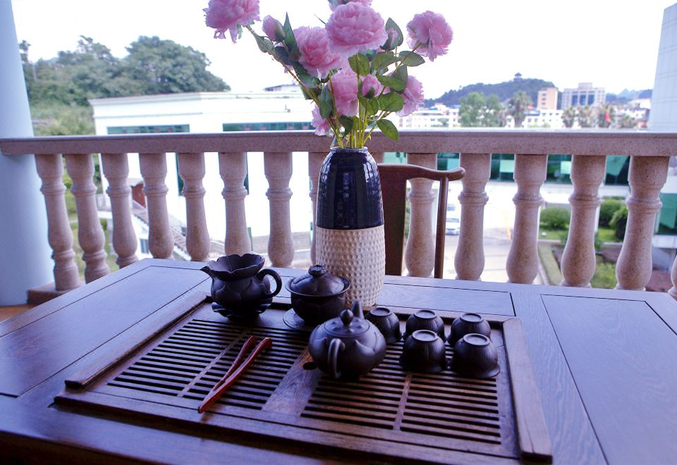 Ya She Hotel NandanPanoramic Queen Room