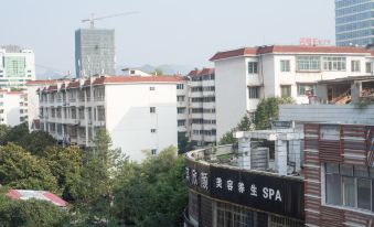 Xingyi New Century Intelligent Theme Hotel