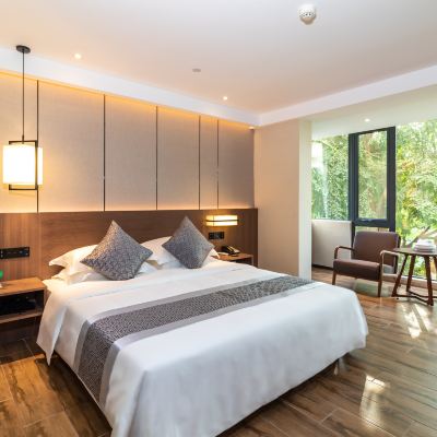 湖景大床房（公園湖景+雙層隔音玻璃落地窗） 旭爾皇飯店（廈門SM城市廣場高崎國際機場店）優惠