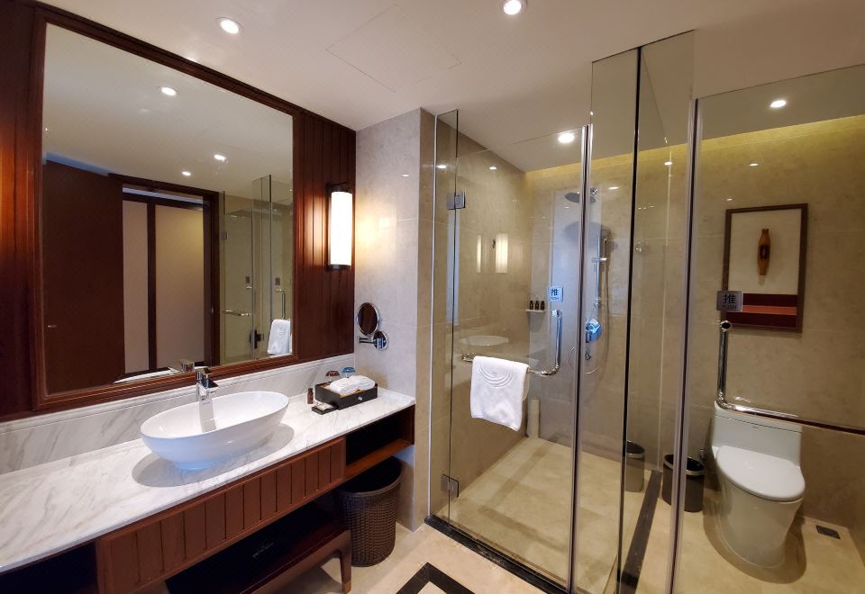 高级湖景大床房+俯瞰白石湖夜景