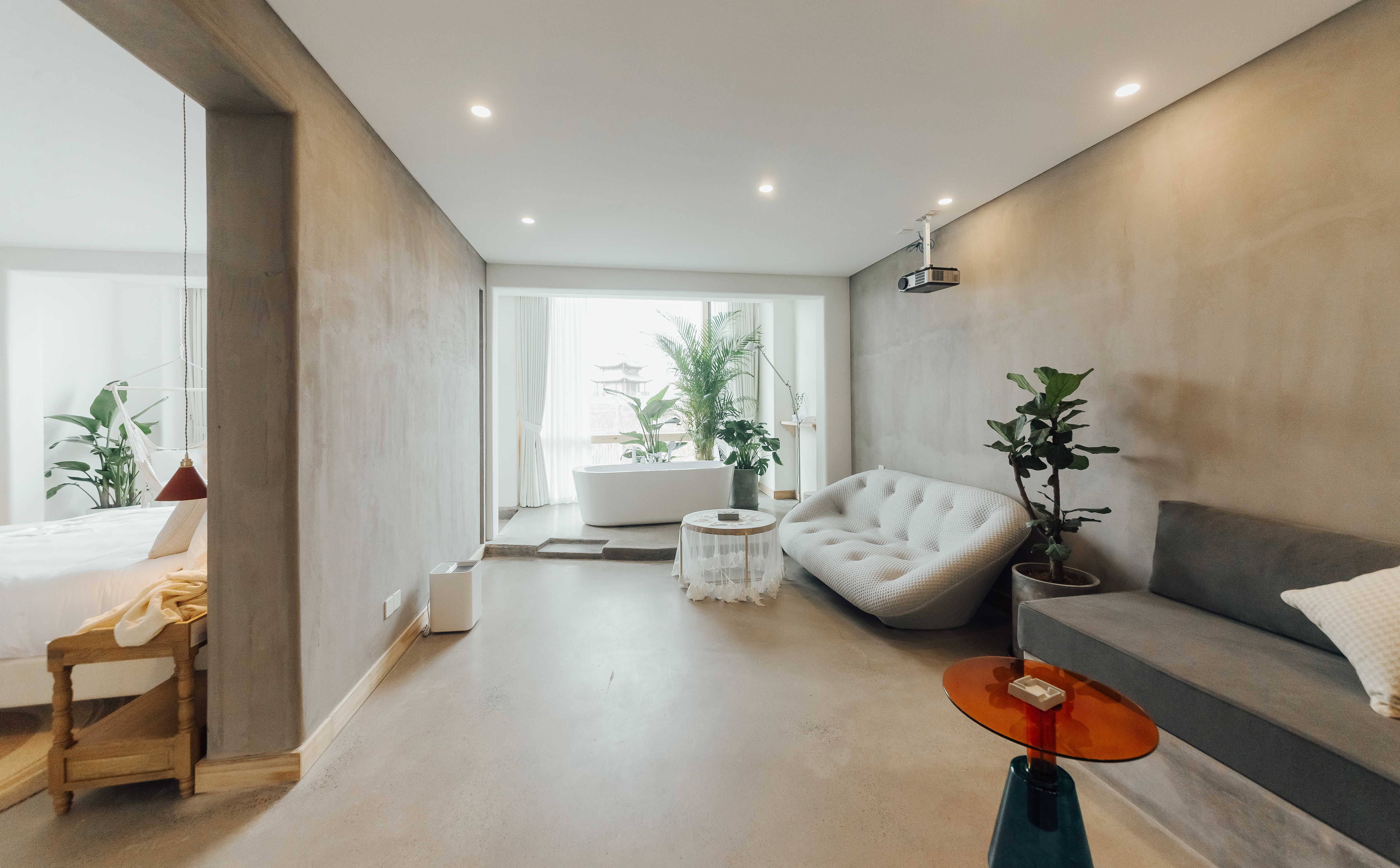 自转轴豪华套房