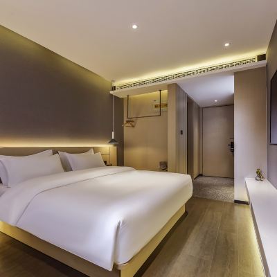 雅緻·精選大床房 何夜青年旅行飯店（西安鐘樓地鐵站店）優惠