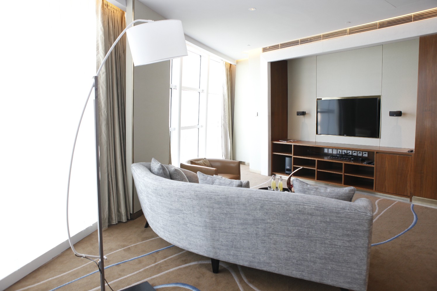 家庭尊荣湖景套房