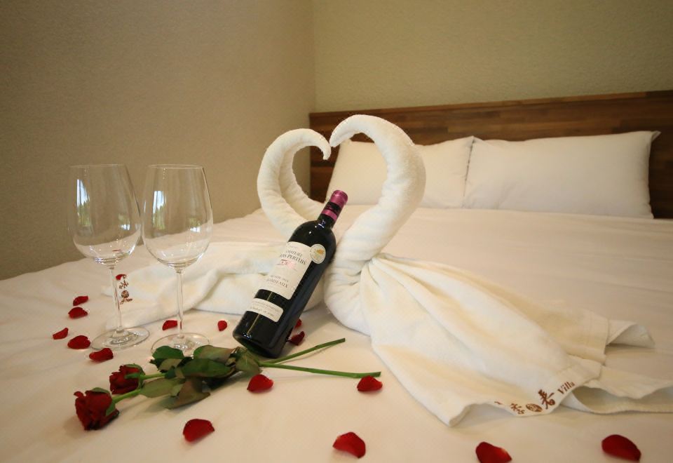 星光月馆八人包栋