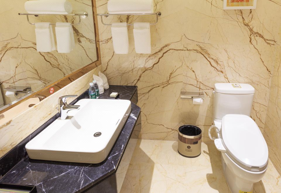 Deluxe Smart Room - With View (2 Beds) (Bathtub, Balcony)