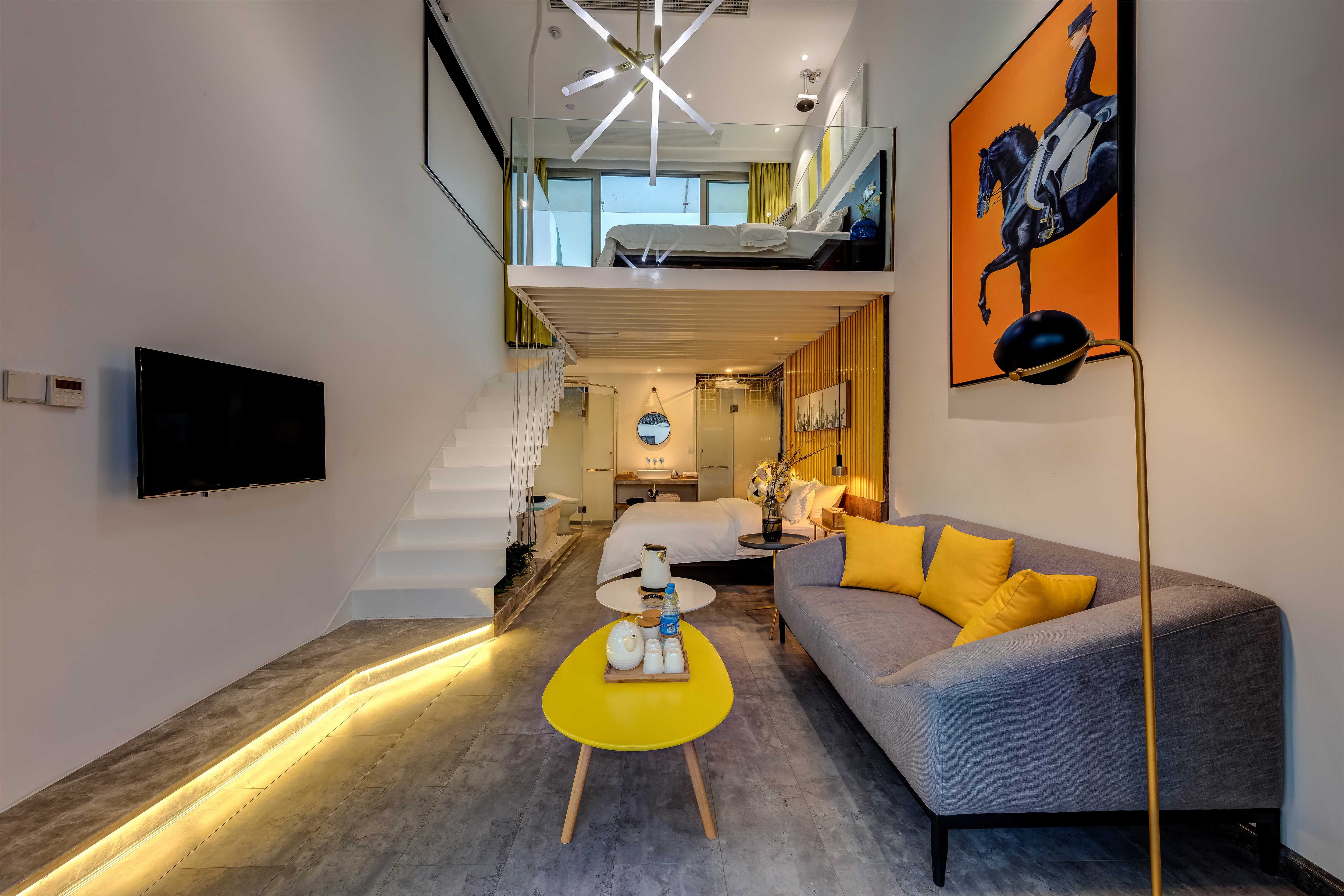 铃兰白露台复式家庭套房