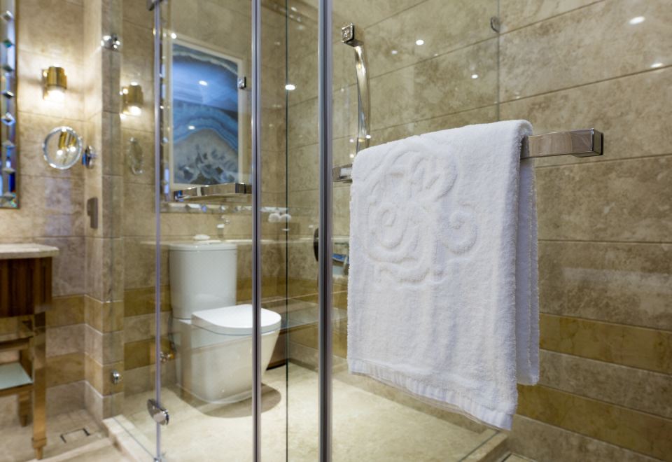 Chateau Star River QingdaoExecutive Sea-view Suite