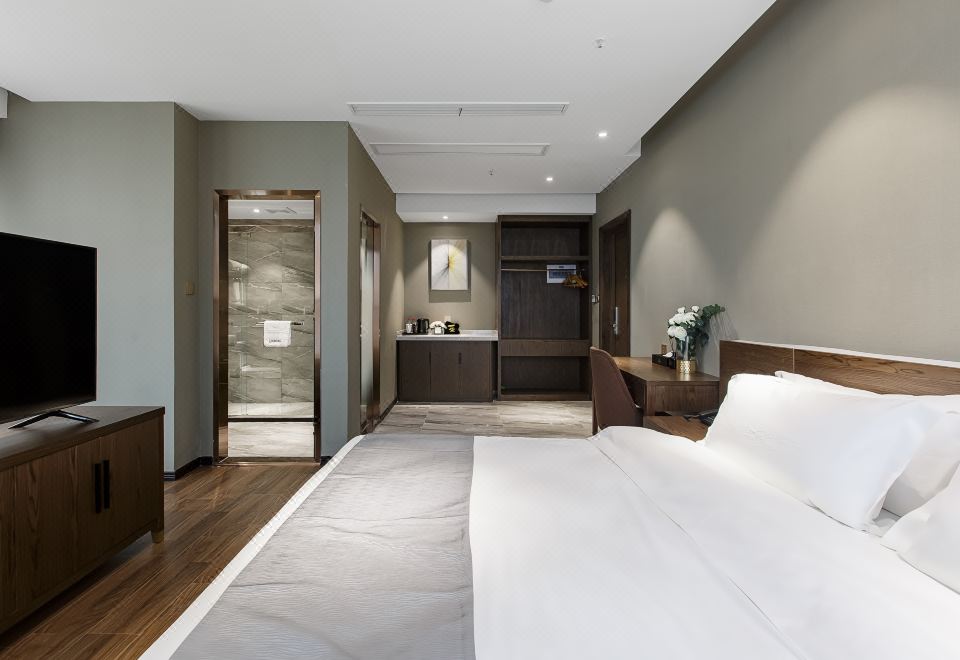 轻奢阔景大床房