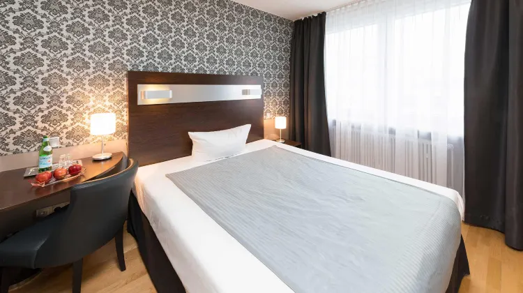 Hotel Munich Inn - Design Hotel Room