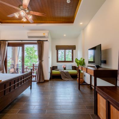 大床房帶陽台 貓小伊-清邁梅花鹿泳池度假村優惠