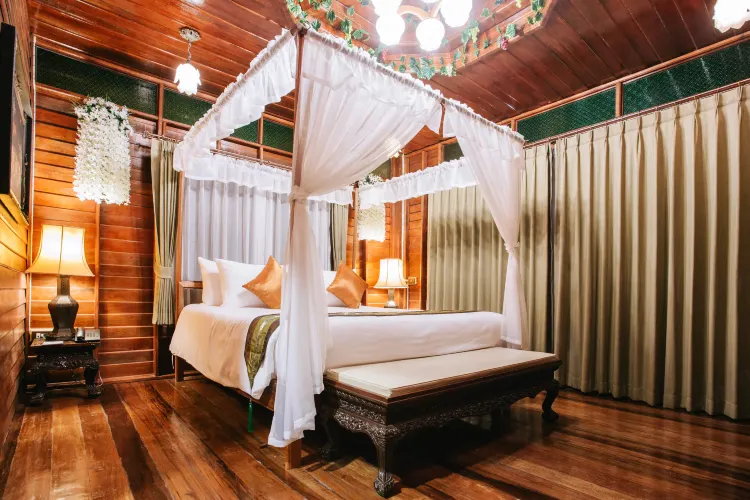 Suite with Pool and Balcony