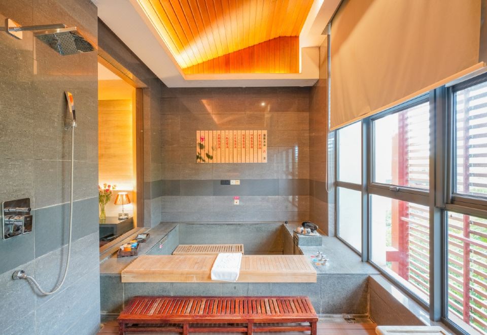 桃花汤房【温泉入户，私泡池】