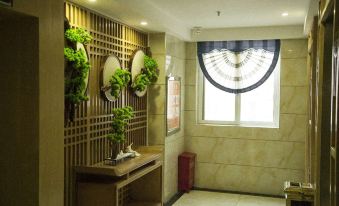Kunlun Leju Business Hotel (Xinxiang Huixian)