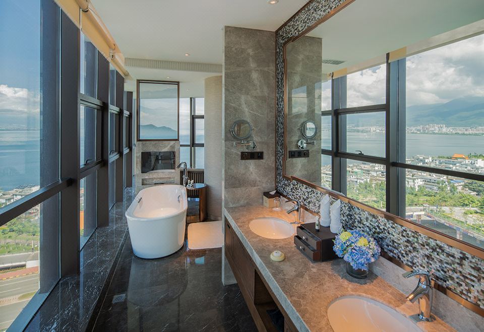 Dali International HotelYingxi Tower Sea-View Suite