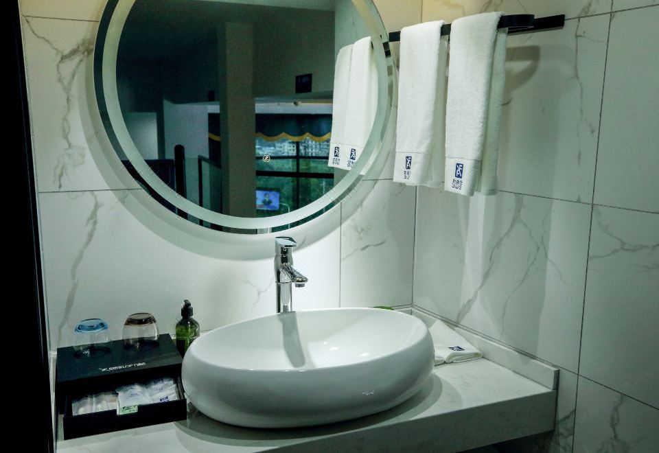 自由夢·Loft藍調滑梯大套房【洗衣機+小廚房+冰箱】