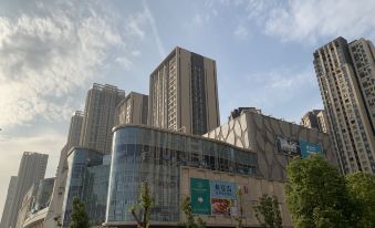 Su Hotel (Wuhan Happy Valley Garden Road Subway Station)