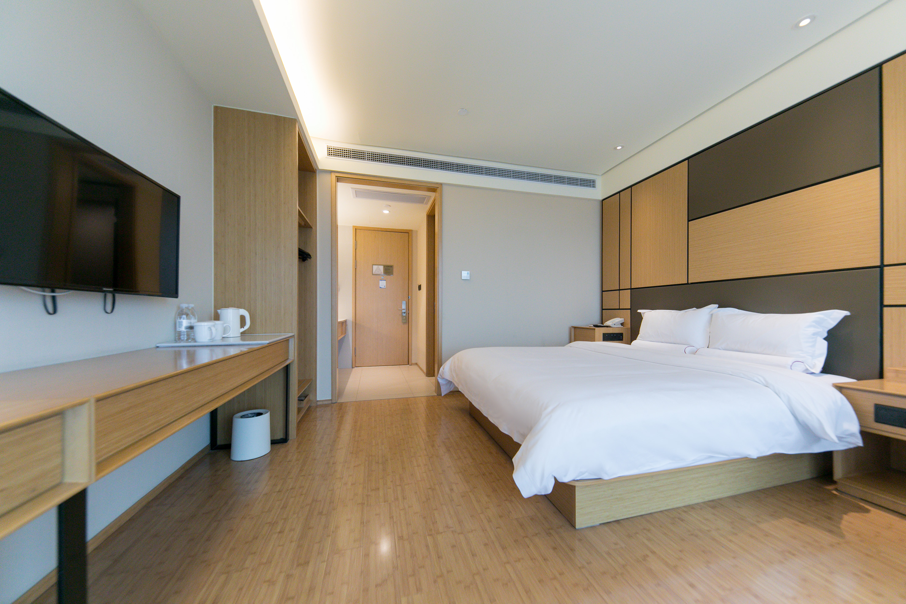 商务大床房（投屏电视）