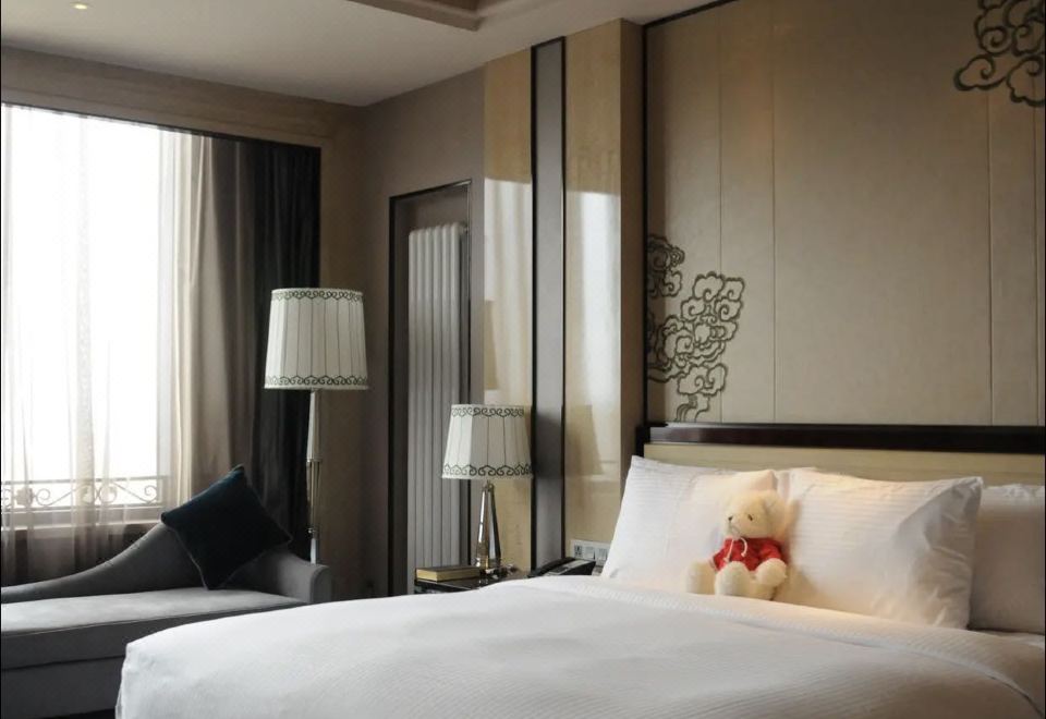 行政豪华大床房（畅享欢乐时光+高楼层风景尽收眼底）