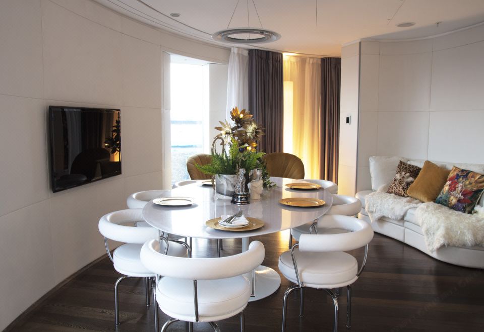 至尊ME+套房复式顶楼公寓