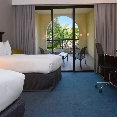 Accessible Two Double Room with Garden View 紐瓦克 - 弗裏蒙特希爾頓逸林酒店優惠