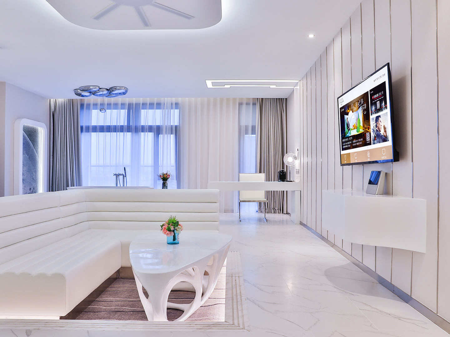 新际迷航大床房（迷你吧+手机投屏+智能客控）