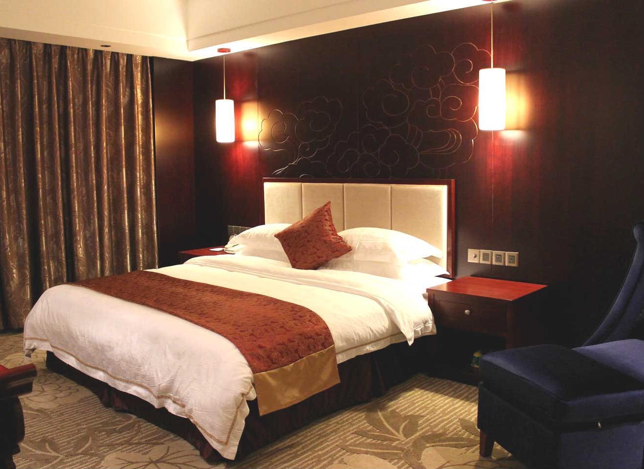 Jinqiu Holiday Hotel行政大床房（带电脑）