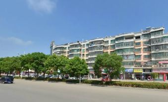Changhong Holiday Apartment Hotel